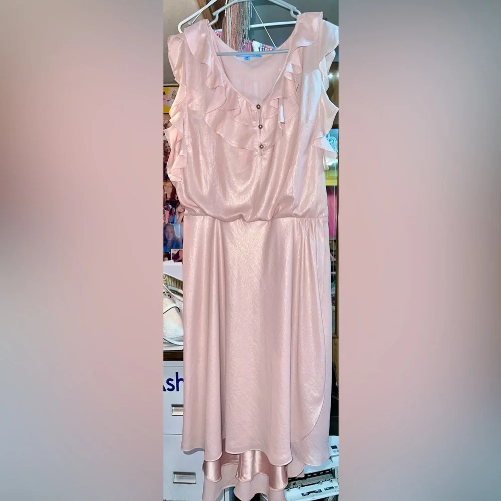 Dress - Picture 1 of 11